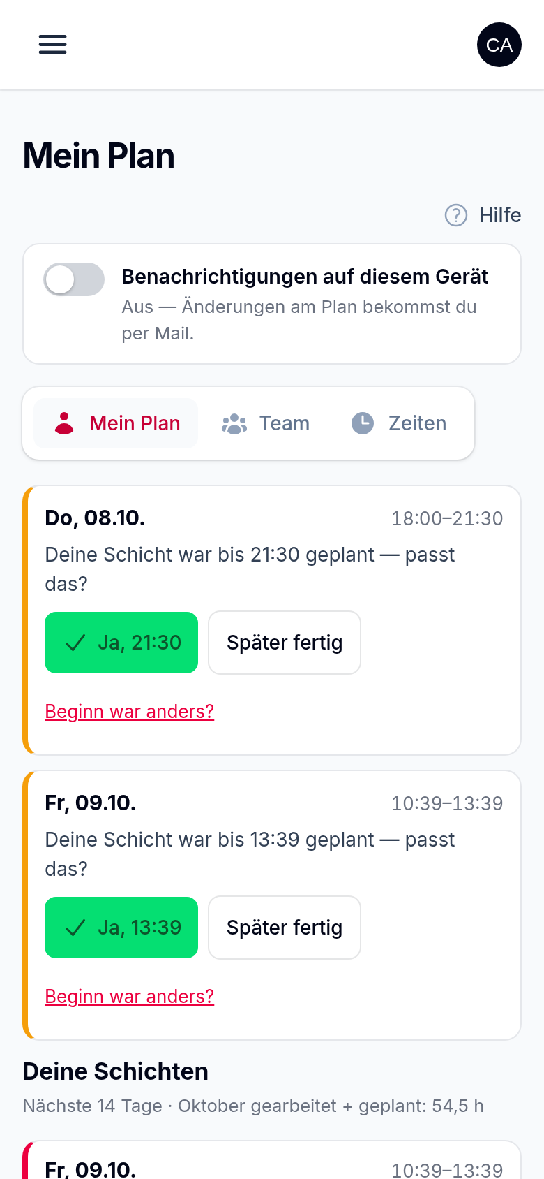 „Mein Plan“ am Handy mit zwei Karten „Deine Schicht war bis … geplant — passt das?“, jeweils mit den Knöpfen „Ja“ und „Später fertig“