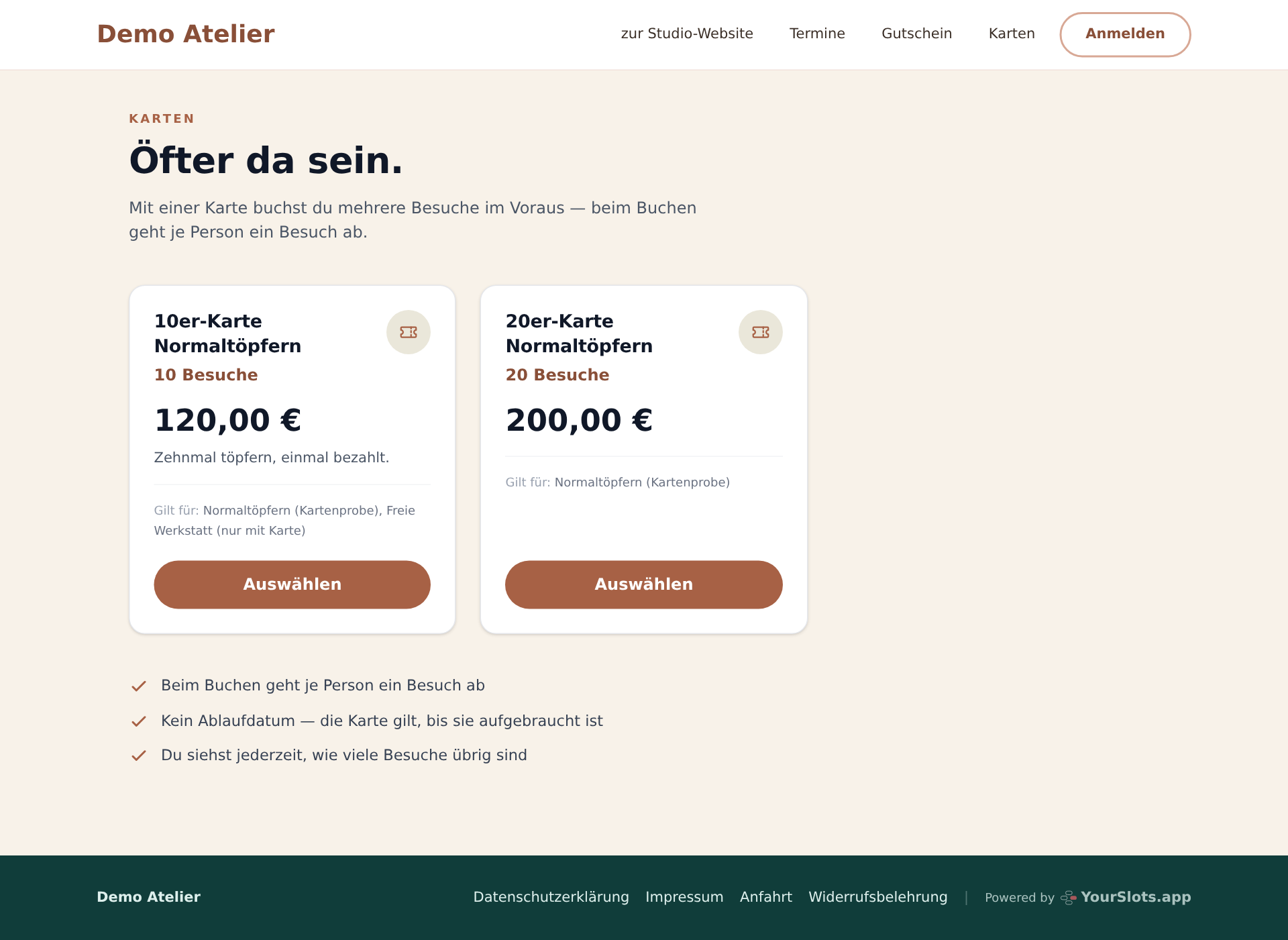 Karten-Seite eines Studios mit der Überschrift „Öfter da sein.“ und zwei Kacheln: 10er-Karte Normaltöpfern für 120 Euro und 20er-Karte für 200 Euro, jeweils mit Besuchszahl, den Angeboten, für die sie gilt, und einem Knopf „Auswählen“