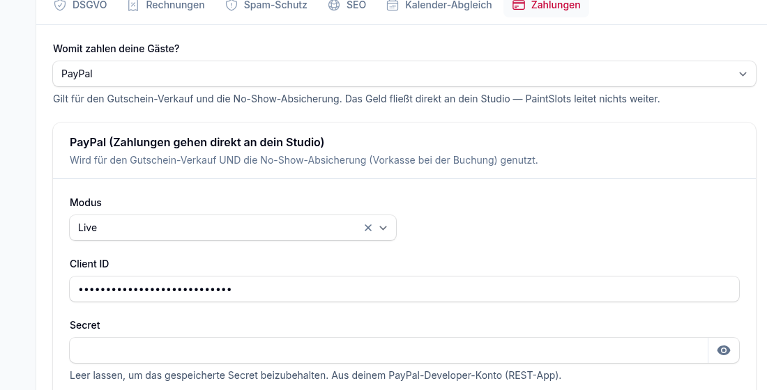 Einstellungen im Studio-Bereich: die Frage „Womit zahlen deine Gäste?“ mit der Auswahl PayPal und den Feldern für die Zugangsdaten